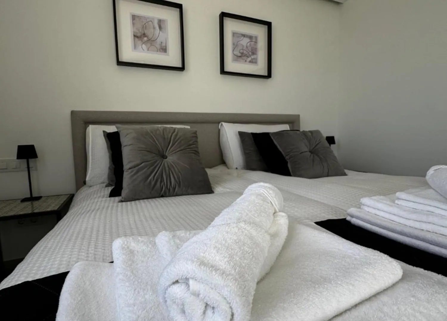 Marbella Bliss - Luxury 4-Bedroom Villa With Garden, Private Pool & Jacuzzi, Marbesa Near- 5 Min To The Cabopino Beach